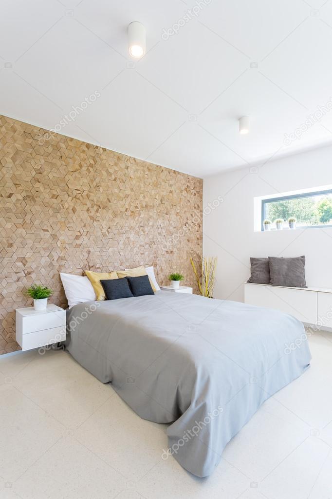 Hout muur in de slaapkamer — Stockfoto © photographee.eu #123195688 Hout muur in de slaapkamer — Stockfoto © photographee.eu #123195688