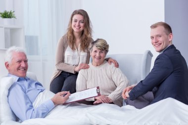 En önemli belge imzalamak için
