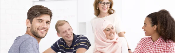 Dare un sorriso durante le lezioni — Foto Stock