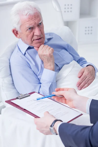 Zu überlegen, ob es eine gute Idee ist — Stockfoto