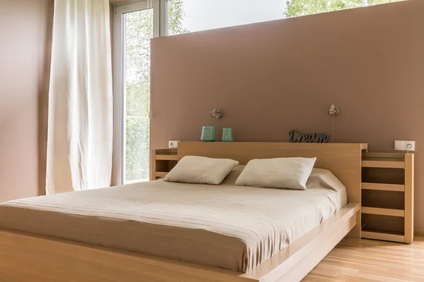 Gemütliches Schlafzimmer in beige Idee — Stockfoto