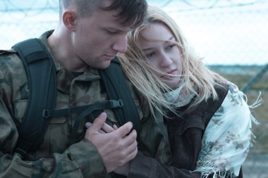 Uzun bir süre zor ayrılık son anlarıyla neşelendirmeye