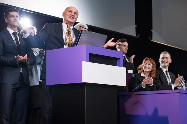 Discurso na plataforma — Fotografia de Stock