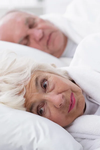 La mujer no puede dormir — Foto de Stock