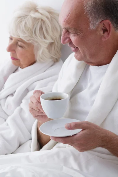 Drinking black coffee — Stock Photo, Image