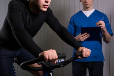 Onun vücut sağlıklı tutmak