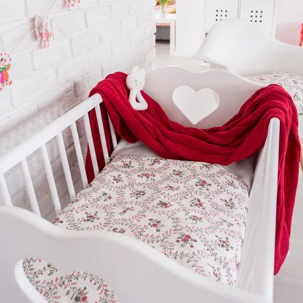 Cama única para um bebê único — Fotografia de Stock