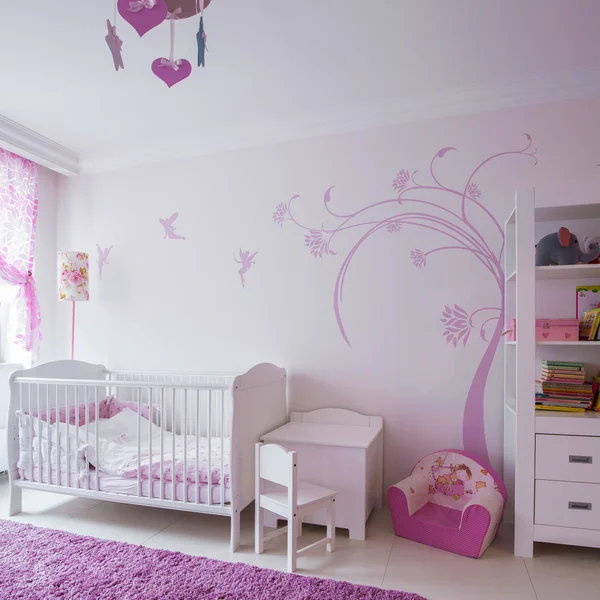 Leuke kamer voor meisje van de baby — Stockfoto