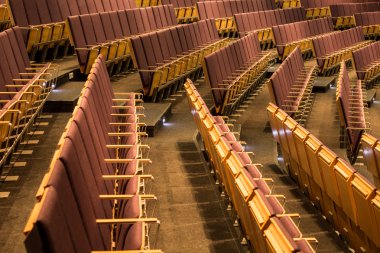 Ders için dinlemek için ideal bir yer seçin