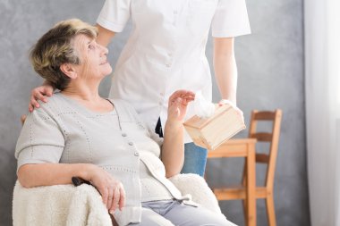 Yardımlı yaşam ile yaşlı emekli