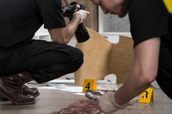 Noodzakelijke instrumenten in de studie van de plaats delict — Stockfoto