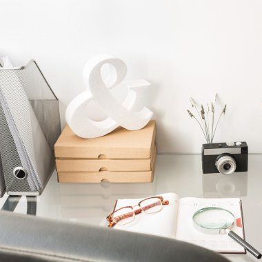 cuaderno y lupadefter ve Büyüteç camı