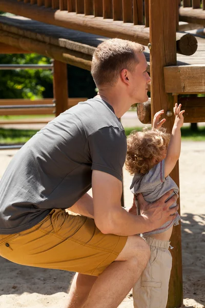 Little boy needs father's help — Stock Photo, Image