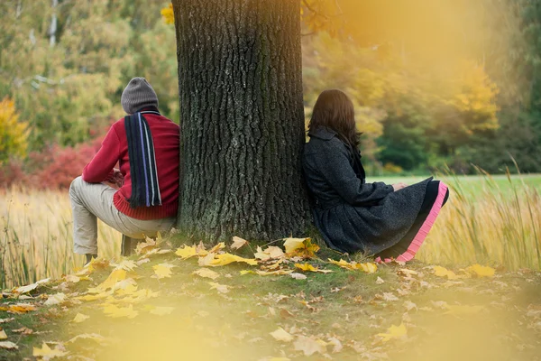 Erkek ve kadın contemplating — Stok fotoğraf