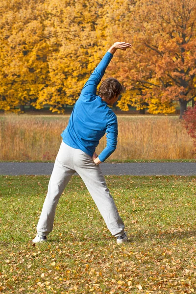 Exercising at park — Stock Photo, Image