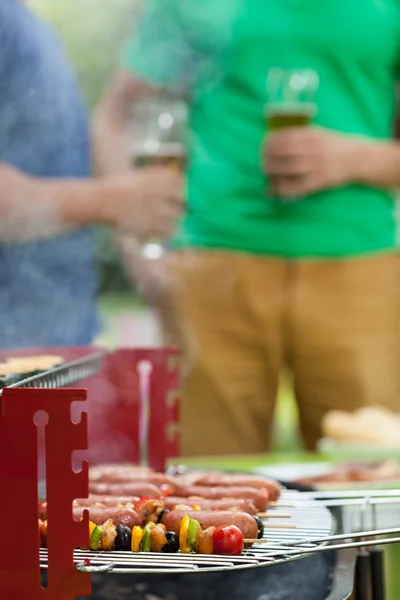Eten op een barbecue — Stockfoto