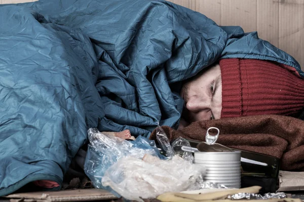 Vida de um sem-teto na rua — Fotografia de Stock