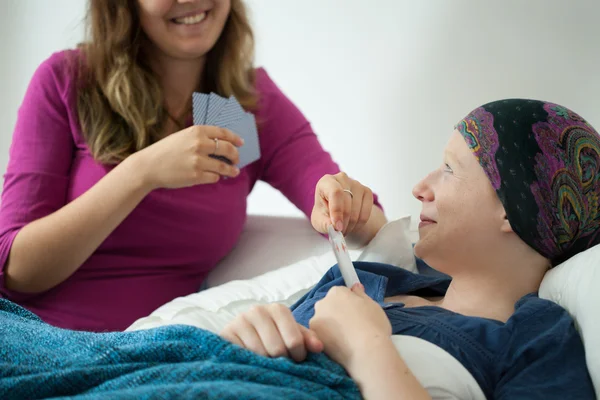 Spending time with friend with cancer — Stock Photo, Image