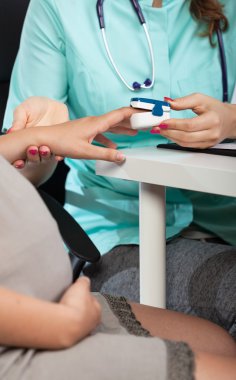 Ölçüm hamile kadının pluse doktor 