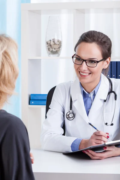 Paziente durante un appuntamento medico — Foto Stock