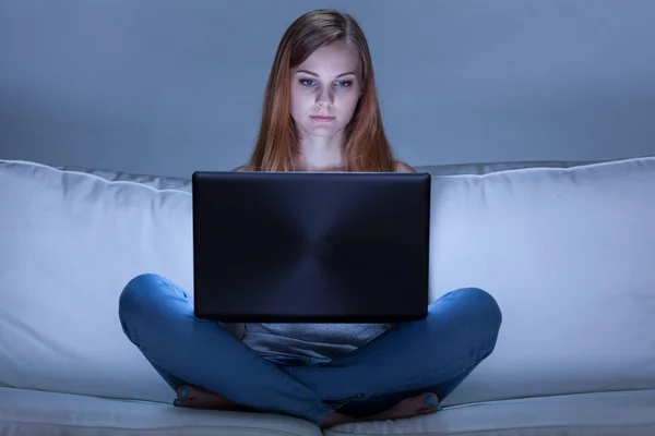 Young woman addicted to computer — Stock Photo, Image