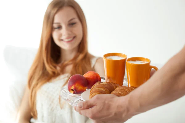 Man made breakfast for woman — Stock Photo, Image