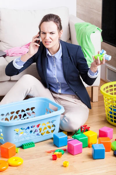 Een zakenvrouw en moeder — Stockfoto