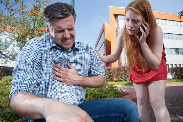 Человек с сердечным приступом
