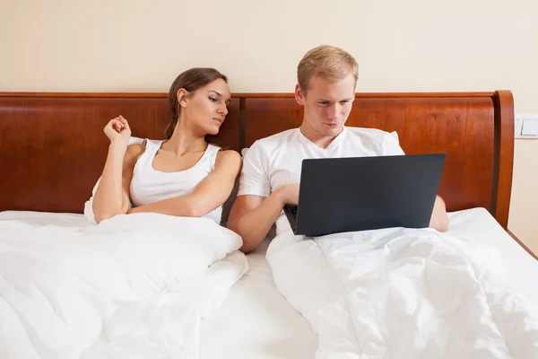 Man addicted to internet — Stock Photo, Image