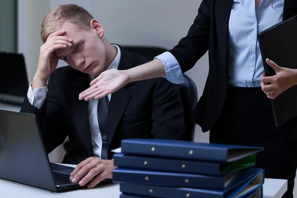 Director criticizing employee — Stock Photo, Image