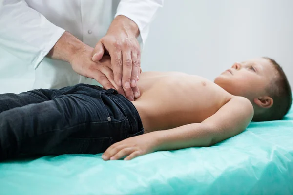 Examen médico infantil —  Fotos de Stock