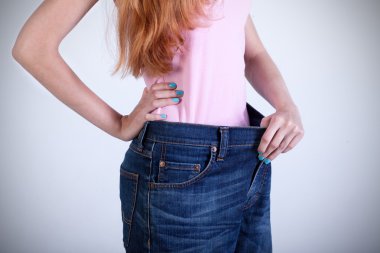 eski büyük kotunu çalışan kadına