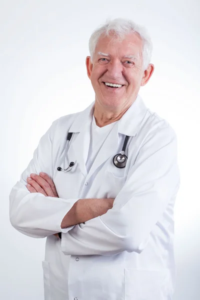Senior medico di sesso maschile — Foto Stock