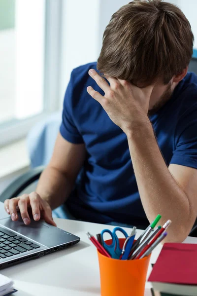 Trött teenage student — Stockfoto