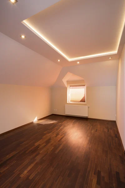 Leerer Raum mit Holzboden — Stockfoto
