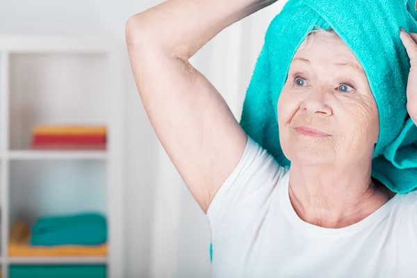 Towel on the head — Stock Photo, Image