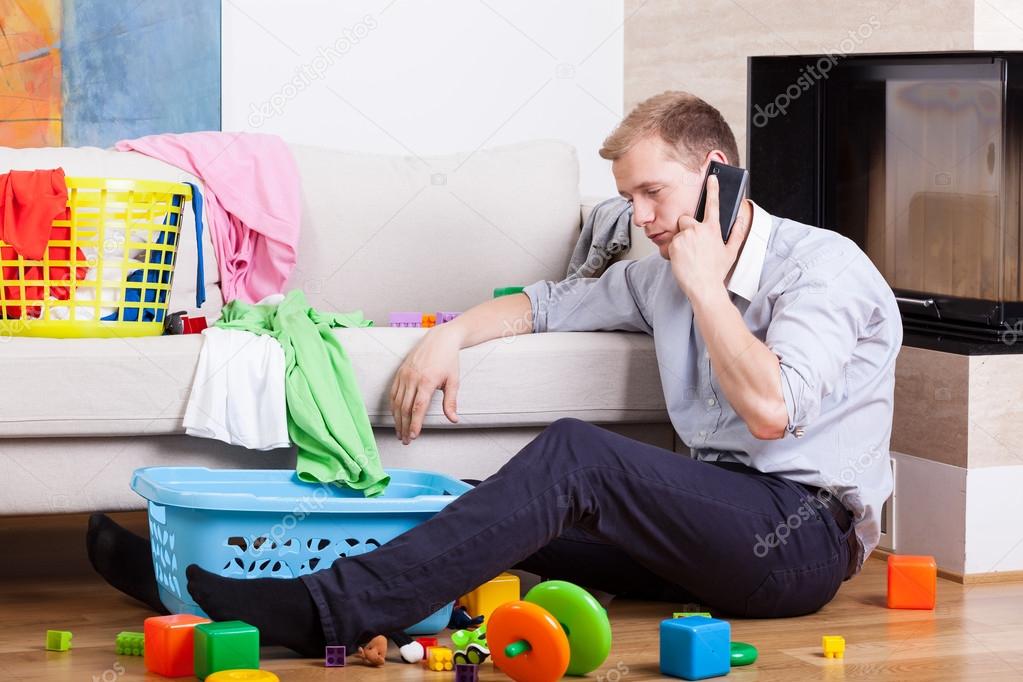 Man being alone at home with child