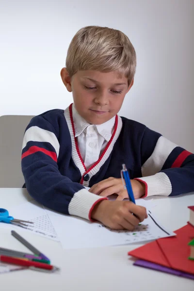 Jeune étudiant travailleur — Photo