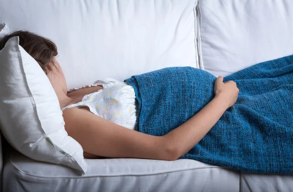 Pregnant woman resting in bed — Stock Photo, Image