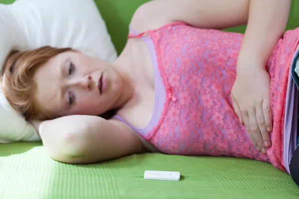 Positive result of pregnancy test — Stock Photo, Image