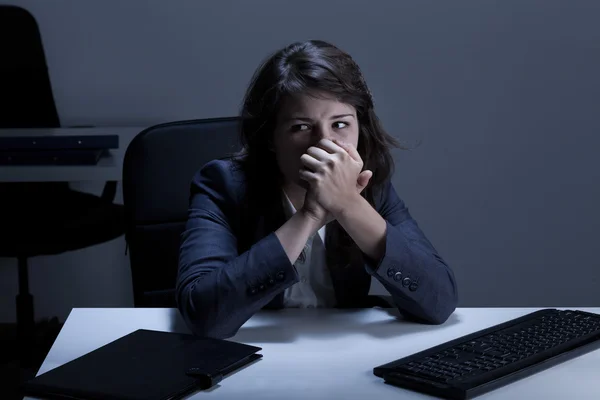 Glam and crying worker — Stock Photo, Image