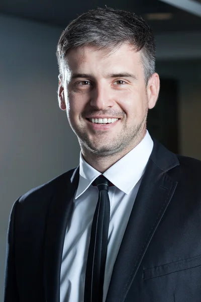 Smiling businessman portrait — Stock Photo, Image