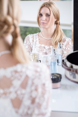 Hazır makyaj ile güzel gelin