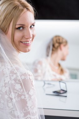 Güzel gelin büyük gün için hazır