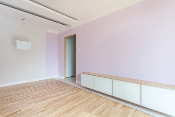 Quarto espaçoso em cores pastel — Fotografia de Stock