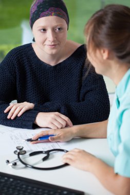 Kadın doktor ofisinde