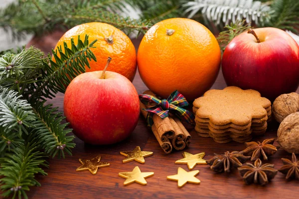 Christmas decoration with oranges — Stock Photo, Image