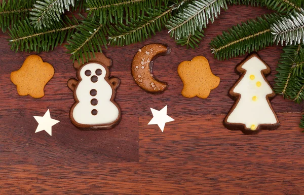 Biscotti allo zenzero durante il periodo natalizio — Foto Stock