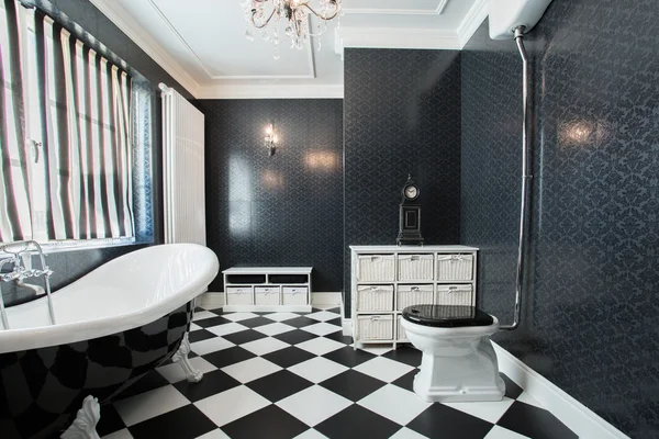 Baño blanco y negro — Foto de Stock