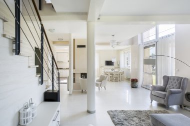 Geniş, parlak bir yaşam alanı